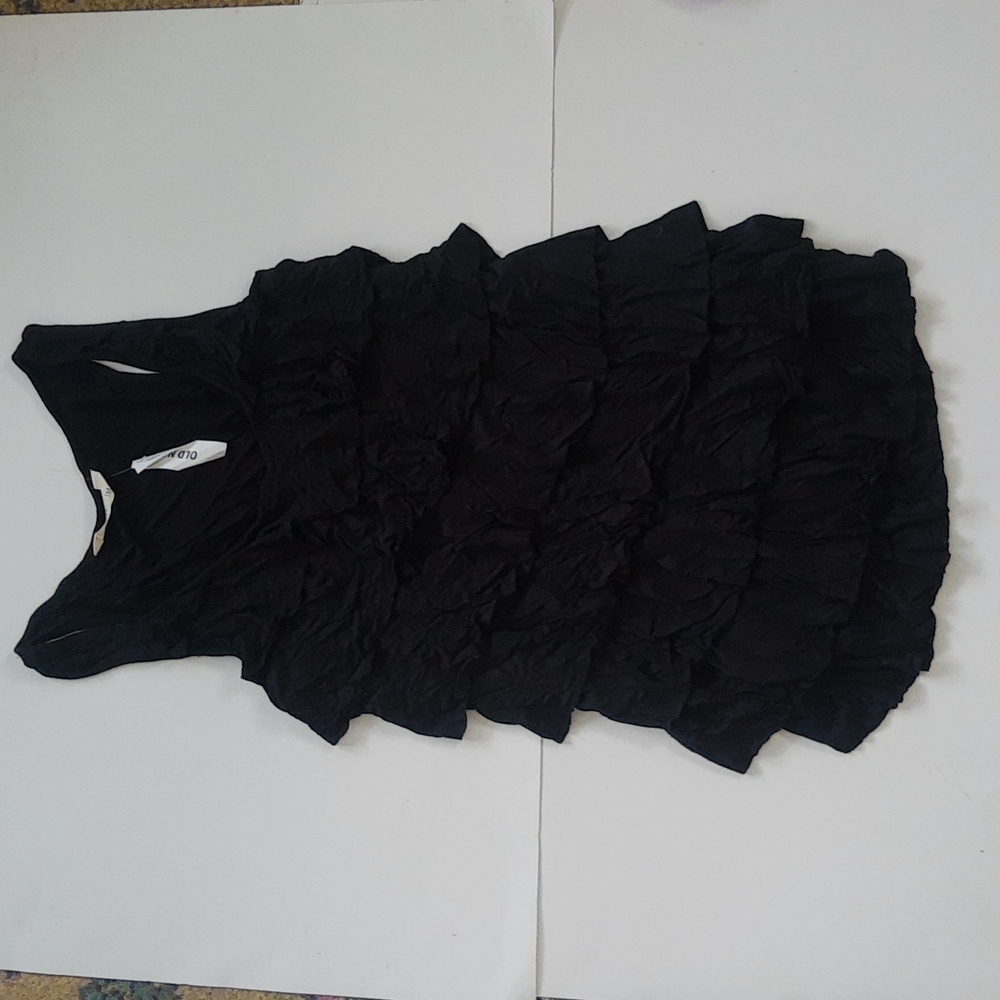 Old Navy NWT Women's M Crinkle Jersey Material Black Racer Back Ruffle Tank Top